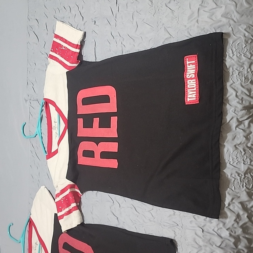 RED Taylor Swift S Tee